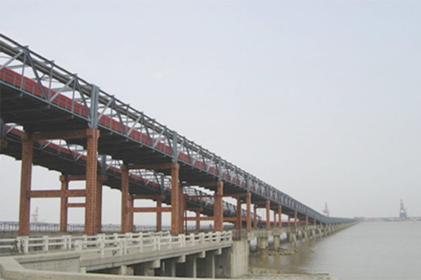 帶(dài)式輸送(sòng)機
