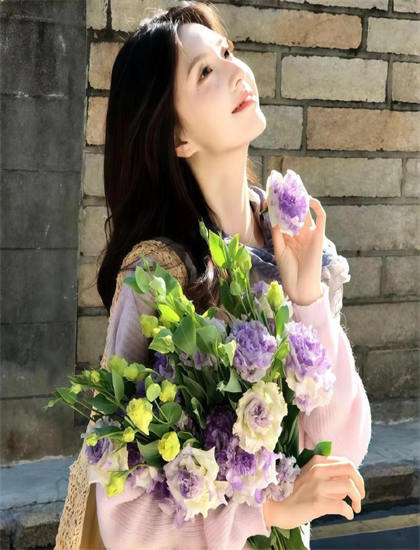 表演艺术解析：《微博有鬼之谁谁》的彩蛋的隐藏惊喜与粉丝福利 感受表演的情感力量